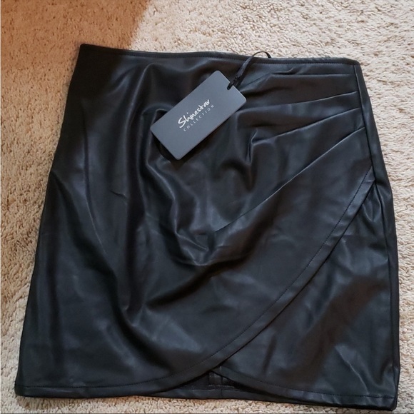 Versatile Leather Skirt - Picture 1 of 4